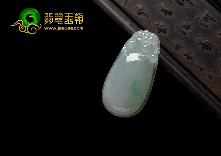 糯冰种飘翠缅甸翡翠A货福瓜挂件