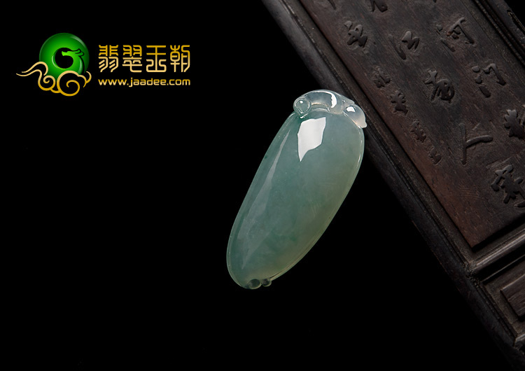 冰种晴水略飘花缅甸翡翠A货福瓜挂件