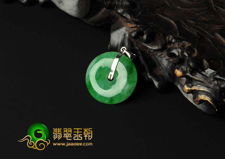 糯冰种翠色缅甸翡翠A货镶白金平安扣胸坠（真钻）