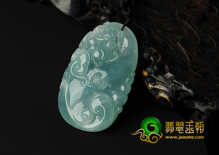 冰种晴水缅甸翡翠A货龙如意挂件