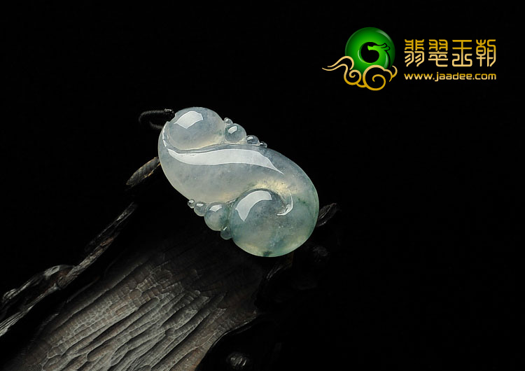 冰种略飘花缅甸翡翠A货如意挂件