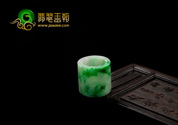 糯冰种翠色缅甸翡翠A货路路通挂件