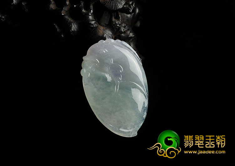 冰种春带彩缅甸翡翠A货海豚挂件