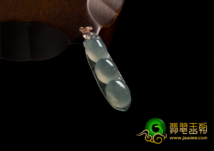 冰种晴水缅甸翡翠A货四季豆挂件