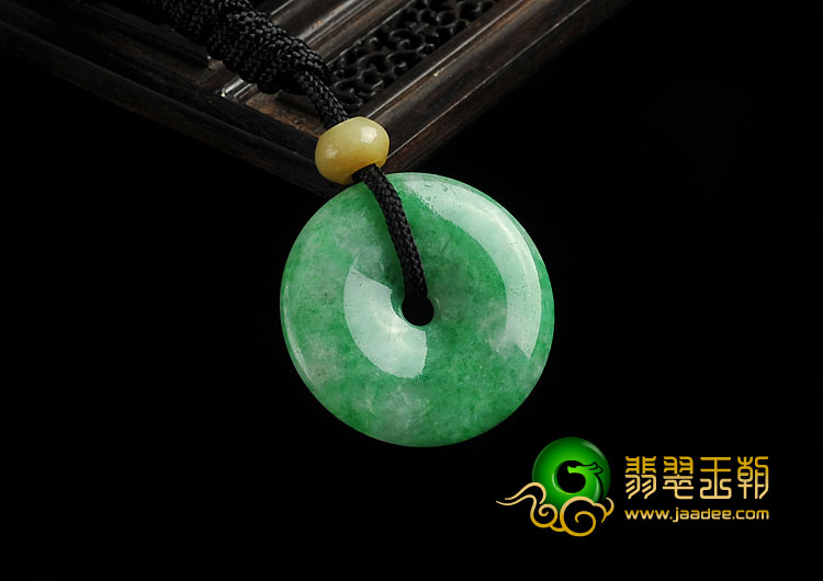糯冰种阳绿缅甸翡翠A货平安扣挂件
