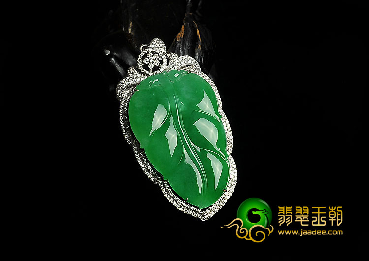 冰种正阳绿缅甸翡翠A货镶白金金枝玉叶胸坠（真钻）