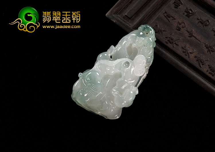 糯冰种晴水缅甸翡翠A货年年如意挂件