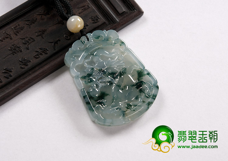 冰种飘花缅甸翡翠A货龙腾四海挂件