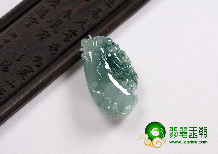 冰种飘花缅甸翡翠A货福瓜挂件