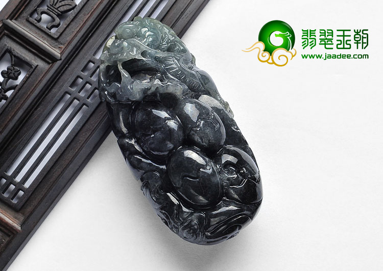 糯冰（乌鸡种）黑色略带黄翡缅甸翡翠A货龙行如意手玩件