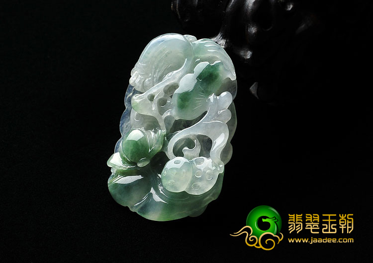冰种飘花缅甸翡翠A货年年如意挂件