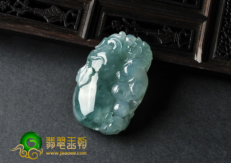 冰种飘花缅甸翡翠A货貔貅福瓜挂件