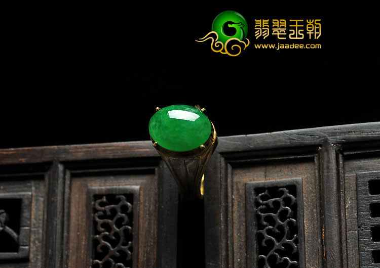 糯冰种阳绿缅甸翡翠A货戒面