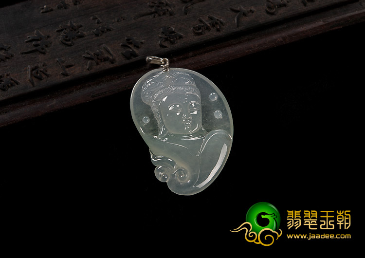 冰种淡晴水缅甸翡翠A货观音头挂件