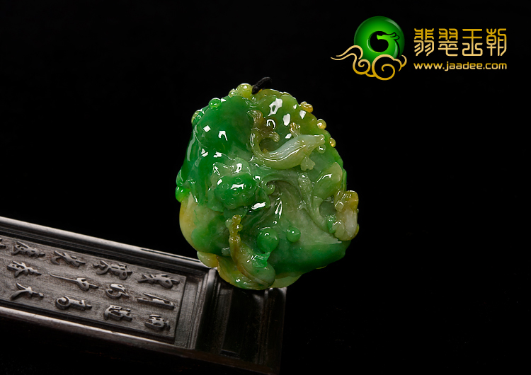 糯冰种黄加绿缅甸翡翠A货年年有余挂件