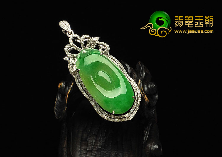 糯冰种黄加绿缅甸翡翠A货镶白金福在眼前胸坠（真钻）