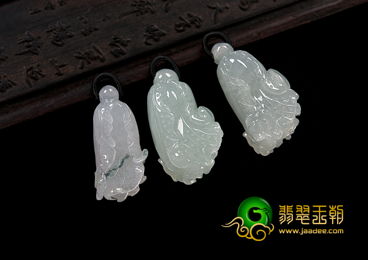 糯冰种晴水（飘花）缅甸翡翠A货白菜挂件（单价）