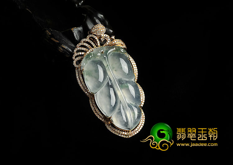 冰玻种飘花缅甸翡翠A货镶玫瑰金金枝玉叶胸坠（真钻）