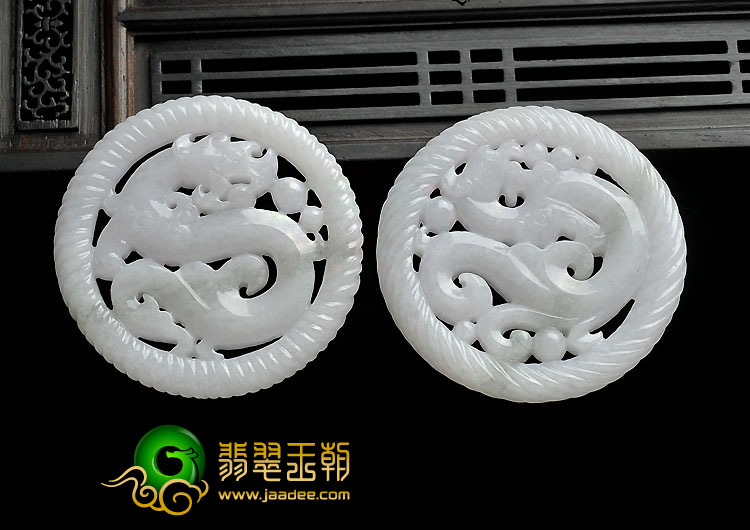 糯冰种淡晴水略飘翠缅甸翡翠A货仿古龙牌挂件（一对）