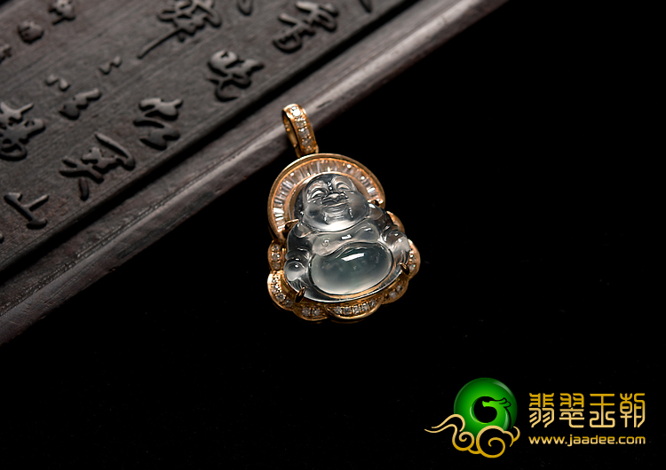 玻璃种略飘花缅甸翡翠A货镶玫瑰金玉佛胸坠（真钻）