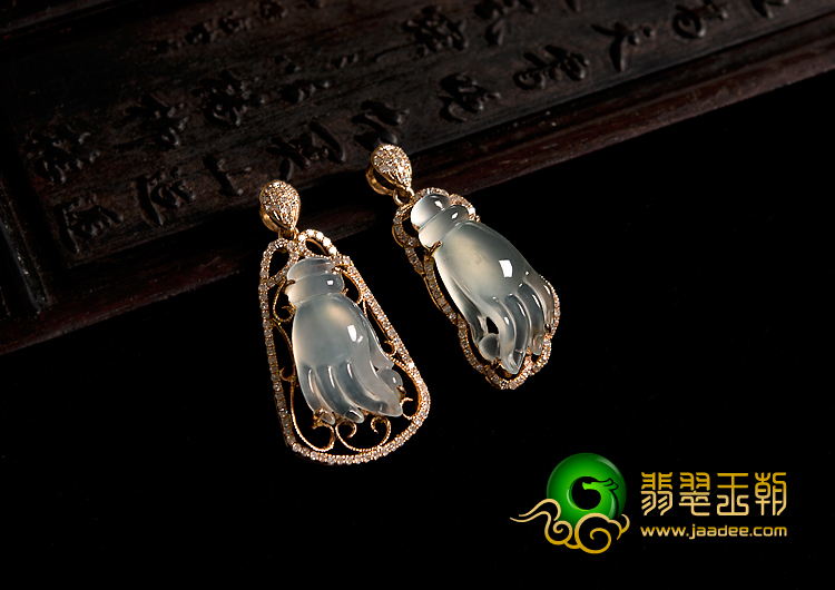 玻璃种淡晴水缅甸翡翠A货镶玫瑰金佛手胸坠（真钻）