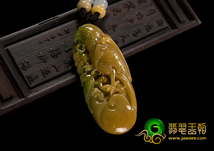 糯冰种黄加绿缅甸翡翠A货英明神武挂件