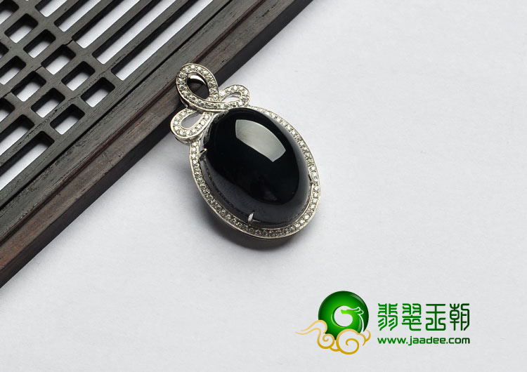 冰种墨翠缅甸翡翠A货镶银胸坠（水钻）