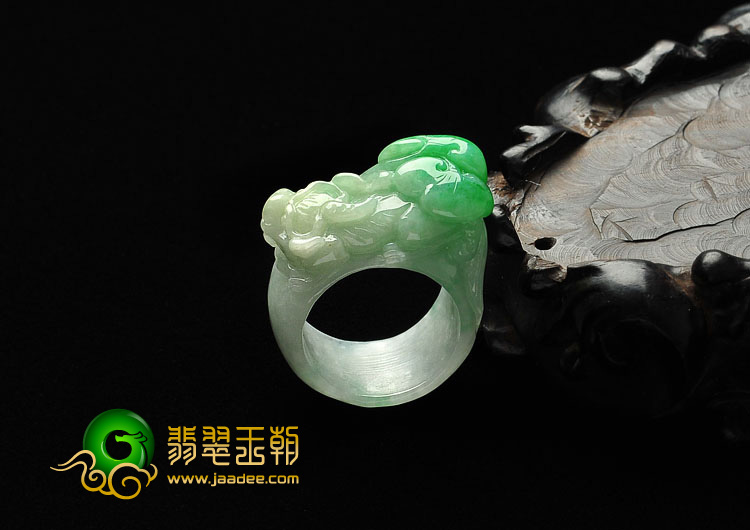 糯冰种翠色缅甸翡翠A货指环