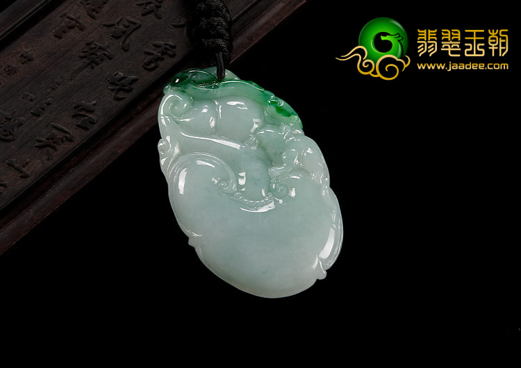 糯冰种翠色缅甸翡翠A货如意寿挂件
