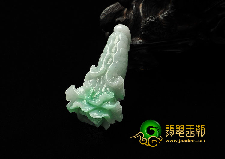 糯冰种飘翠缅甸翡翠A货白菜挂件
