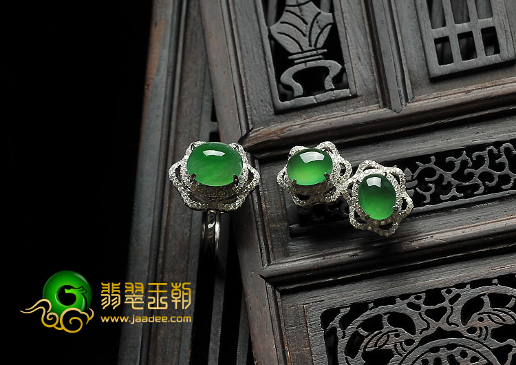 冰种黄秧绿缅甸翡翠A货镶白金耳钉.戒指（一套）（真钻）