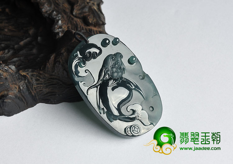 冰种油青缅甸翡翠A货龙头鱼挂件