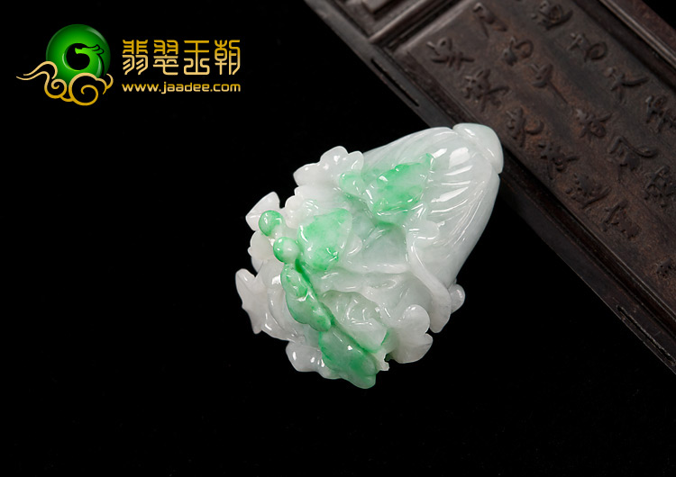 糯冰种翠色缅甸翡翠A货白菜挂件