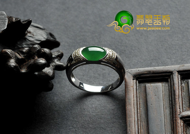 冰种阳绿缅甸翡翠A货镶白金戒指（真钻）
