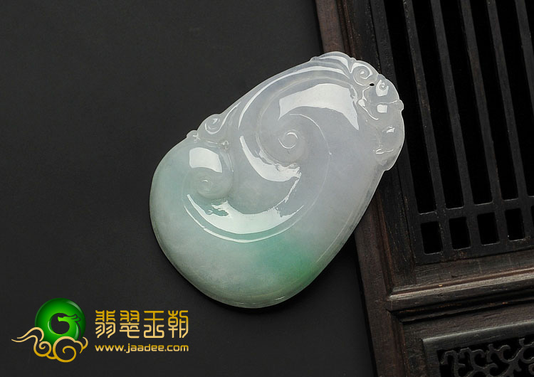 糯冰种淡春带彩缅甸翡翠A货如意挂件