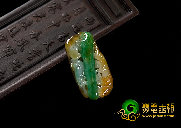 冰种黄加绿缅甸翡翠A货节节高挂件