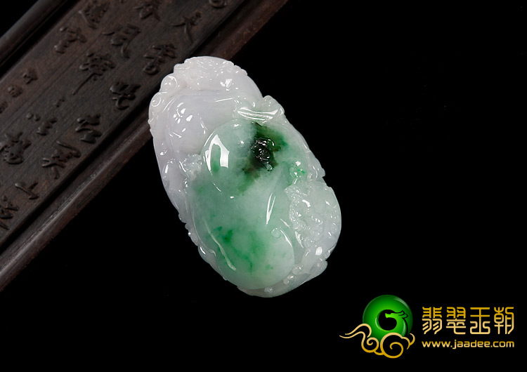 糯冰种春带彩缅甸翡翠A货貔貅如意挂件