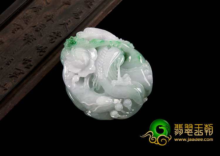 糯冰种春带彩缅甸翡翠A货凤戏牡丹挂件