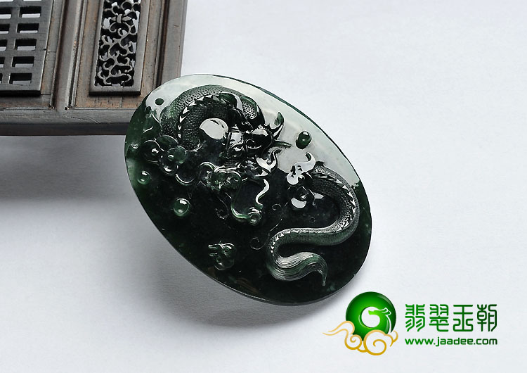 冰种墨翠缅甸翡翠A货龙牌挂件