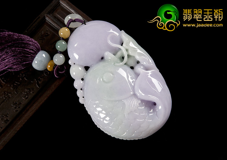 糯冰种春带彩缅甸翡翠A货年年有余手玩件