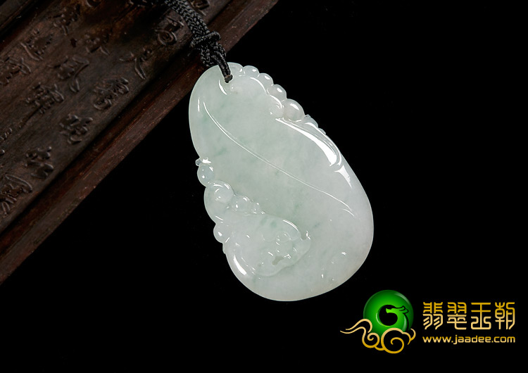 糯冰种略飘花缅甸翡翠A货龙头如意挂件