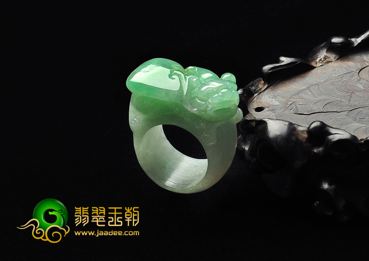 糯冰种翠色缅甸翡翠A货指环