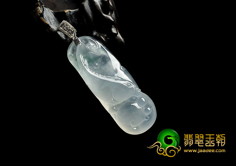 冰种略飘花缅甸翡翠A货年年有余挂件