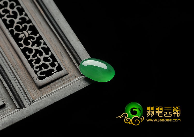 冰种阳绿缅甸翡翠A货戒面