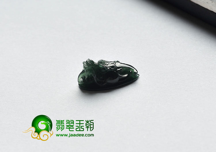 冰玻种墨翠缅甸翡翠A货龙头戒面