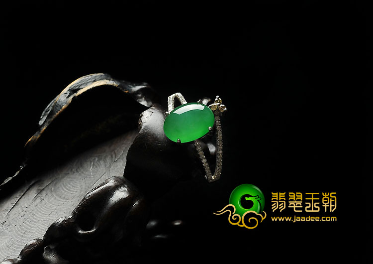 冰种正阳绿缅甸翡翠A货镶白金戒指（真钻）