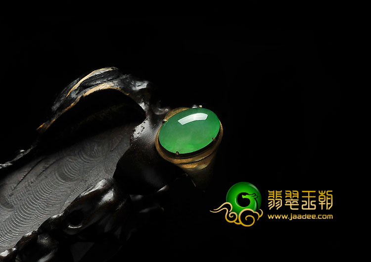 冰种阳绿缅甸翡翠A货戒面