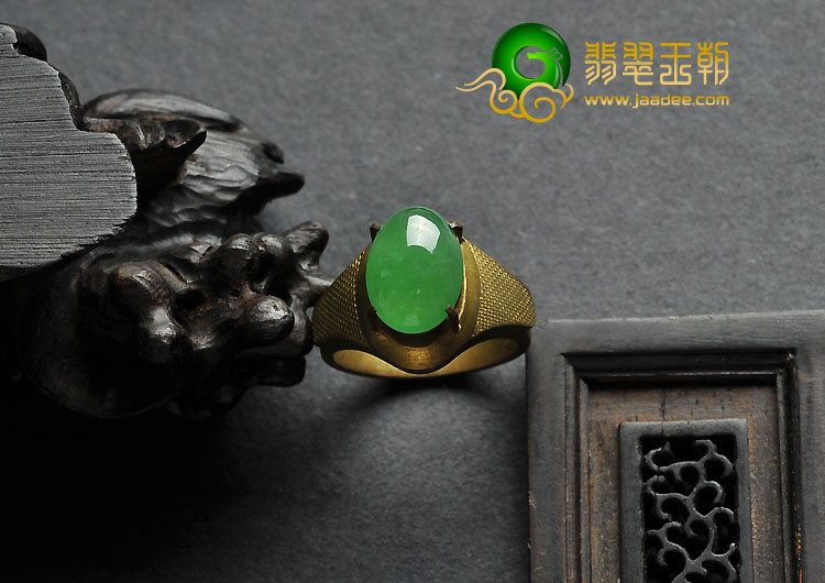 冰种阳绿缅甸翡翠A货戒面