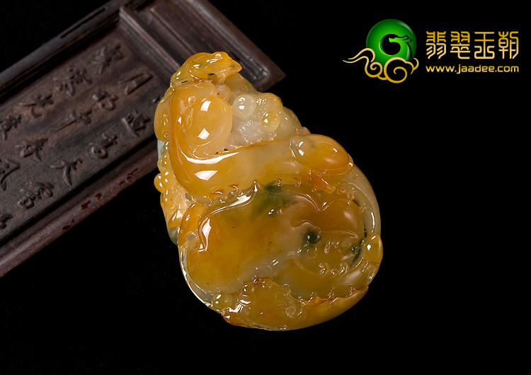 冰种黄翡飘花缅甸翡翠A货金玉满堂手玩件