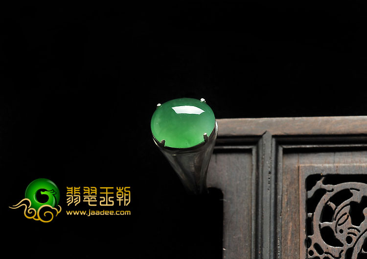 冰种阳绿缅甸翡翠A货戒面